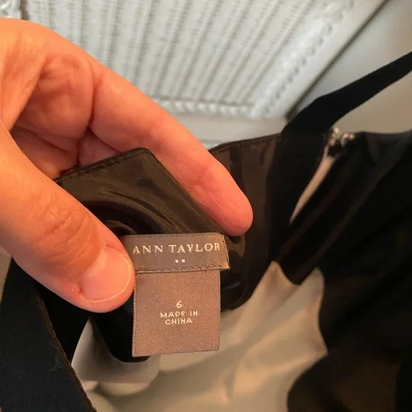 Ann Taylor, Size 6, 100% Cotton, Dry Clean Only. Summer Dress - Picture 3 of 6